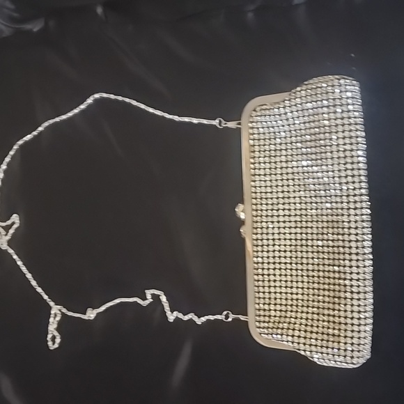 Clutch - Picture 6 of 7